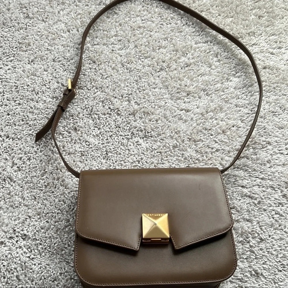 COPY - EMP.T LABEL
Cube Box NWOT - Picture 6 of 9